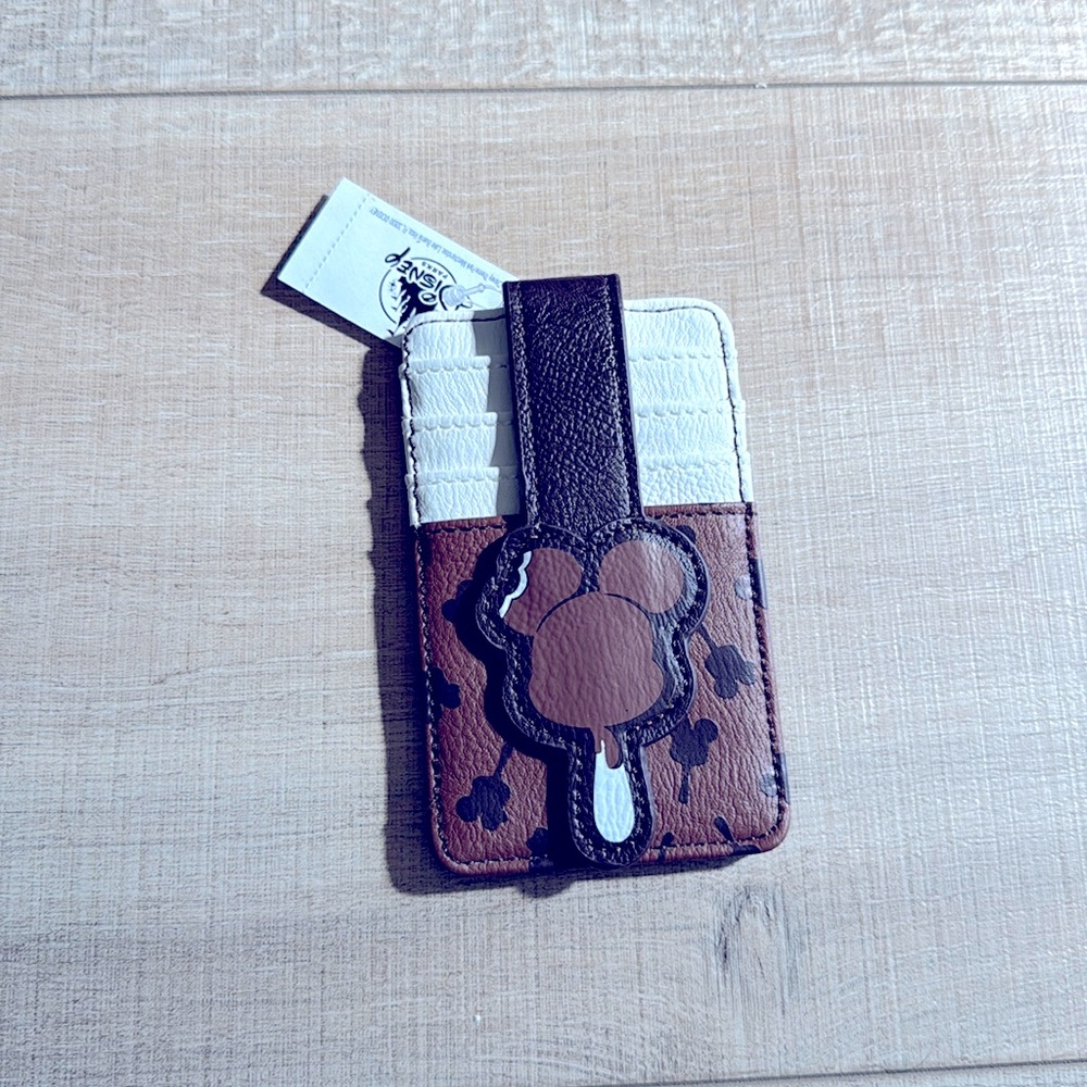 NWT Disney Parks card and ID holder